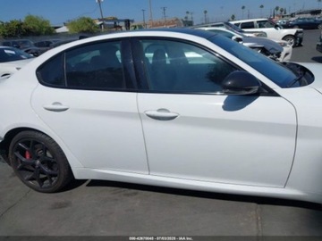 Alfa Romeo Giulia II Sedan Facelifting 2.0 Turbo 280KM 2020 Alfa Romeo Giulia Ti 2020 2.0l 2.0 Benzyna 280KM, zdjęcie 6