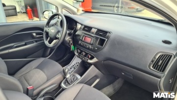 Kia Rio III Hatchback 3d 1.4 DOHC CVVT 109KM 2011 Kia Rio 1.4benz 109KM manual 6 biegow klima el szyby 1.4 Benzyna 109KM, zdjęcie 11