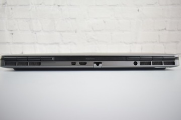 DELL 7550 i7-10850H | 16GB | 512SSD | FHD | RTX 3000 | 1068620