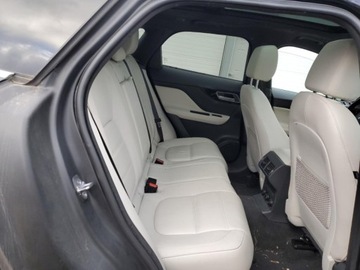 Jaguar F-Pace SUV 2.0 i4 250KM 2019 Jaguar F-Pace 2019 JAGUAR F-PACE PRESTIGE 2.0 Benzyna 250KM, zdjęcie 11
