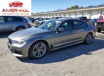 BMW Seria 7 G11-G12 2016 BMW Seria 7 750xi 2016 4.4l 4.4 Benzyna 445KM