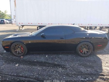 Dodge Challenger III 2016 Dodge Challenger 2016 6.2l 6.2 Benzyna 707KM, zdjęcie 2