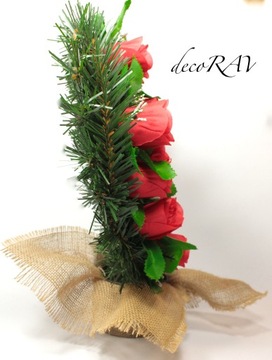 Оформление могилы: розы, венок из искусственного сердца, слезинка.