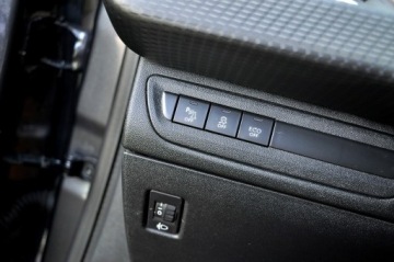 Peugeot 2008 I SUV Facelifting 1.2 PureTech 110KM 2016 Peugeot 2008 1,2 Benzyna 110Km Ledy Navi, zdjęcie 23