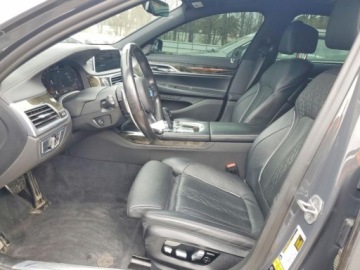 BMW Seria 7 G70 2022 BMW Seria 7 BMW serii 7 750i xDrive Sedan z 2022 roku , od ubezpieczalni, zdjęcie 7