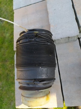 MERCEDES 212 W212 KOMBI PÍST ULOŽENÍ ZADNÍ AIR KOM