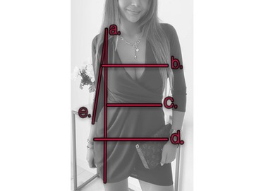 МОДНОЕ МИНИ-ПЛАТЬЕ, ИГРАЮЩИЙ ВЫРЕЗ, ЦВЕТА