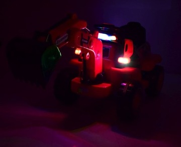 БОЛЬШОЙ ЭКСКАВАТОР С ДИСТАНЦИОННЫМ УПРАВЛЕНИЕМ, ПОЛНАЯ ОПЦИЯ, ПОДВИЖНЫЙ КОВШ, /1988 г.в.