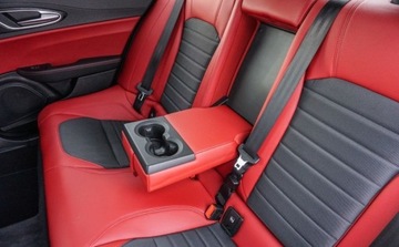 Alfa Romeo Giulia II Sedan 2.0 Turbo 200KM 2018 Alfa Romeo Giulia Alfa Romeo Giulia 2,0 201 KM 2.0 Benzyna 200KM, zdjęcie 12