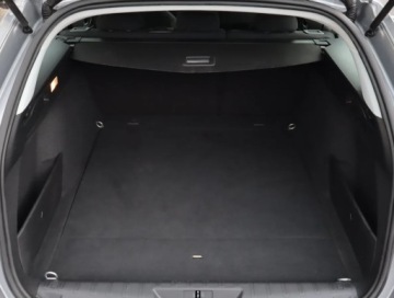 Peugeot 308 II SW Facelifting 1.5 BlueHDI 130KM 2019 Peugeot 308 1.5 BlueHDi, Salon Polska, Serwis ASO, zdjęcie 13