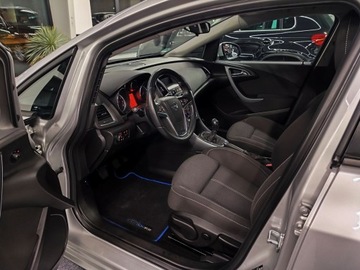 Opel Astra J GTC 1.4 Turbo ECOTEC 140KM 2013 Opel Astra J 1.4 Turbo 140 KM, zdjęcie 6