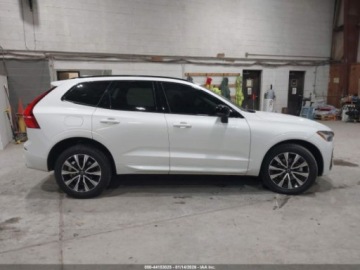 Volvo XC60 II 2024 Volvo XC 60 2024 r., 2,0L B5 CORE DARK THEME 2.0 Benzyna 247KM, zdjęcie 13