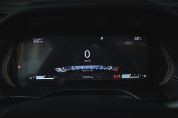 Jeep Grand Cherokee IV 2022 Jeep Grand Cherokee WL | 2022 | 3.6 benzyna + LPG | 25 500 km, zdjęcie 17