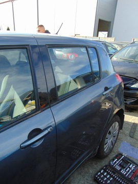 DVEŘE LEVÉ LEVÝ ZADNÍ SUZUKI SWIFT MK6 5D ZY4