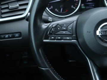 Nissan Qashqai II Crossover 1.2 DIG-T 115KM 2017 Nissan Qashqai 1.2 DIG-T, Salon Polska, zdjęcie 21