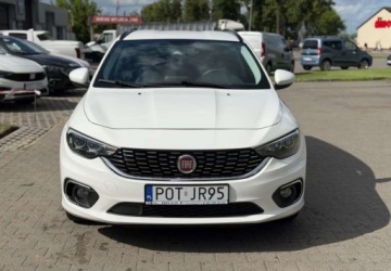 Fiat Tipo II Station Wagon 1.6 MultiJet 120KM 2019 Fiat Tipo Fiat Tipo 1.6 MultiJet DCT Business Line 1.6 Diesel 120KM, zdjęcie 1