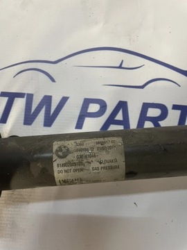 BMW 5 G30 G31 2018 LEVÝ STRANA TLUMIČE