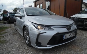 Toyota Corolla XII Sedan 1.6 Valvematic Dual VVT-i 132KM 2019 Toyota Corolla XII 2019r, Salonowa,1.6 LPG, Uszkodzony prawy tyl, Jezdzi., zdjęcie 1