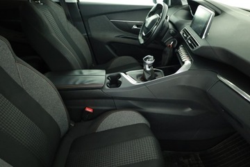 Peugeot 5008 II Crossover 2.0 BlueHDI 150KM 2017 Peugeot 5008 2.0 BlueHDi, Salon Polska, zdjęcie 23