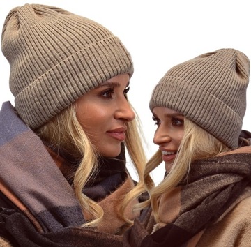 Dopasowana Jesienna Czapka Prążki Beanie Latte N1