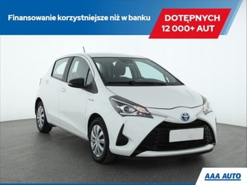 Toyota Yaris 1.5 Hybrid, Salon Polska