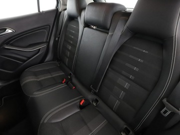 Mercedes GLA I Off-Roader Facelifting 1.6 200 156KM 2019 Mercedes GLA 200 Automat Navi Kamera cofania, zdjęcie 16