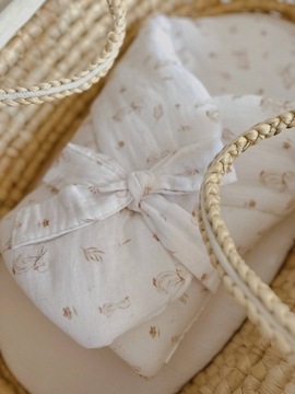 ДЕТСКИЙ УГОЛОК, ЗАВЯЗАННЫЙ, УДЕРЖАННЫЙ МИСЛИН