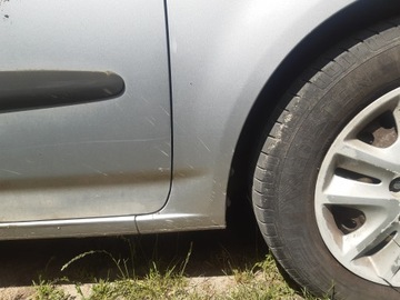 PŘEDNÍ PRAVÝ BLATNÍK HONDA STREAM 2001 ROK