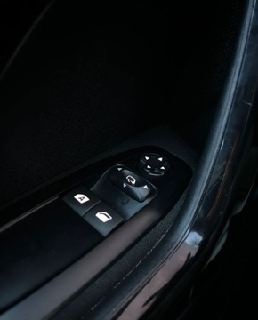 Peugeot 208 I Hatchback 5d Facelifting 1.2 PureTech 82KM 2017 Peugeot 208 Nawigacja Niski Przebieg Alu Gwarancja w cenie Warszawa VRVD, zdjęcie 22