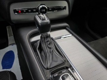 Volvo XC90 II SUV 2.0 T6 320KM 2016 VOLVO XC90 R-Design AWD, T6 2.0l benzyna 320KM Przebieg: 126,245km, zdjęcie 17