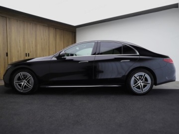 Mercedes Klasa E W214 Sedan 2.0 220d 197KM 2025 E Klasa 220 d 4-Matic AMG 2.0 (197KM) 2025, zdjęcie 2