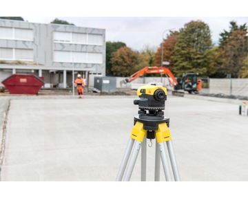 LEICA NA520 Оптический уровень