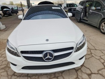 Mercedes Klasa C W205 2019 Mercedes-Benz Klasa C 2019 MERCEDES-BENZ C 300 4MATIC 2.0 Benzyna 255KM, zdjęcie 5