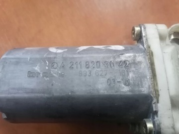 MERCEDES W211 MOTOREK SKEL PRAVÝ A2118203042