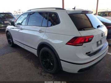 Volkswagen Tiguan III 2024 Volkswagen Tiguan 2.0T SE R-Line Black 2024 2.0 Benzyna 184KM, zdjęcie 3