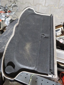 AUDI A3 8L FL POLIČKA KUFRU