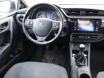 Toyota Corolla XI Sedan 1.6 Valvematic 132KM 2016 Toyota Corolla 1.6 Valvematic, Salon Polska, zdjęcie 6