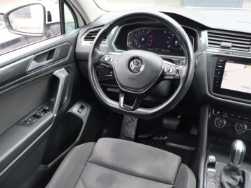 Volkswagen Tiguan Allspace SUV 1.5 TSI EVO 150KM 2019 VW Tiguan Allspace 1.5 TSI, Salon Polska, zdjęcie 6