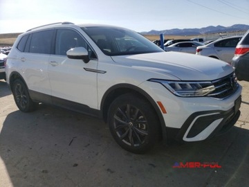 Volkswagen Tiguan II 2022 Volkswagen Tiguan 2022 r., 2,0L SE 4x4 2.0 Benzyna 184KM, zdjęcie 2