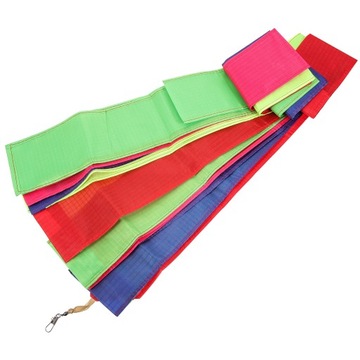 Привлекательные радужные ленты для вечеринки на открытом воздухе