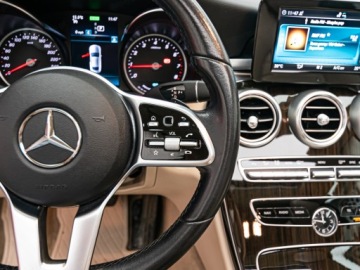 Mercedes Klasa C W205 Coupe Facelifting 2.0 300 258KM 2019 MERCEDES-BENZ C Klasa C 300 9G-TRONIC 2.0 258KM 2019, zdjęcie 16