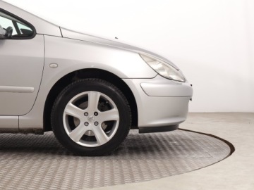 Peugeot 307 I Cabrio 2.0 16V 136KM 2005 Peugeot 307 2.0, Klima, Klimatronic,ALU, El. szyby, zdjęcie 13