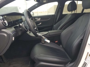 Mercedes Klasa E W213 2022 Mercedes-Benz Klasa E 350 2022 2.0l 2.0 Benzyna 255KM, zdjęcie 7