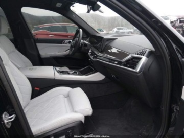 BMW X5 G05 2025 BMW X5 M60I 2025 4.4 Benzyna 523KM, zdjęcie 10
