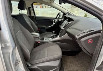 Ford Focus III Kombi 1.0 EcoBoost 100KM 2012 Ford Focus Ford Focus 1.0 EcoBoost 99g Start-Stopp-System Business Edition, zdjęcie 4