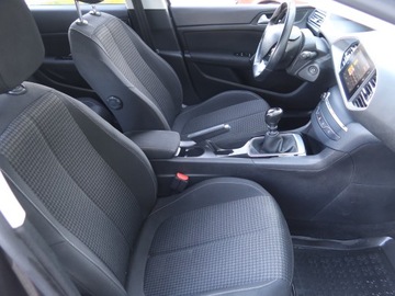 Peugeot 308 II Hatchback Facelifting 1.2 PureTech 110KM 2019 Peugeot 308 1.2 PureTech, Salon Polska, zdjęcie 8