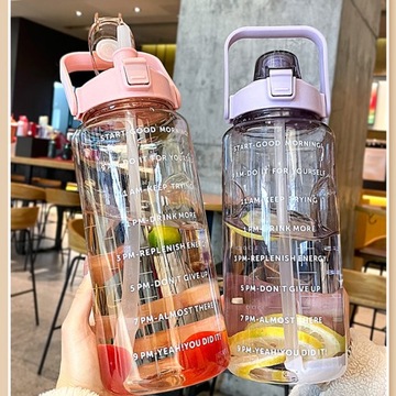 Water Jug Портативная бутылка для воды емкостью 2 л.