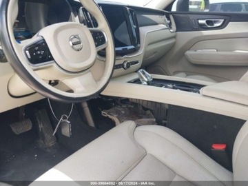 Volvo XC60 II 2022 Volvo XC 60 B5 Inscription 2022 2.0l 2.0 Benzyna 247KM, zdjęcie 12