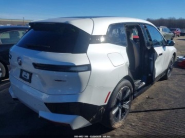 BMW iX 2024 BMW iX xDrive50 2024 Elektryczny 516KM, zdjęcie 5