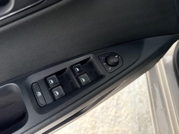 Seat Leon III Hatchback 1.2 TSI 105KM 2014 Seat Leon 1.2 TSI Style S&amp;S, zdjęcie 21